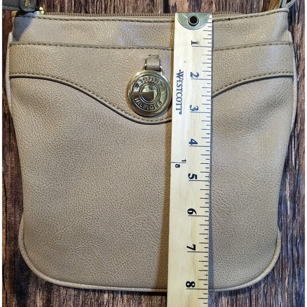 Tommy Hilfiger Crossbody Bag Purse Pockets Adjustable Strap Faux Leather 8" x 8" - Picture 4 of 14